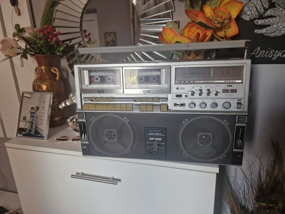 Radiocasetofon sharp gf 525