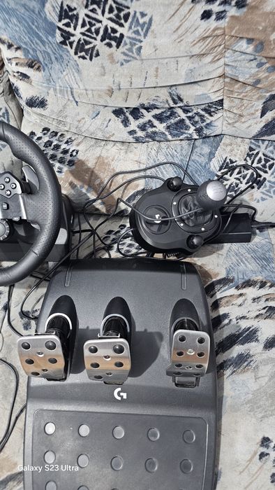 Продавам logitech g923