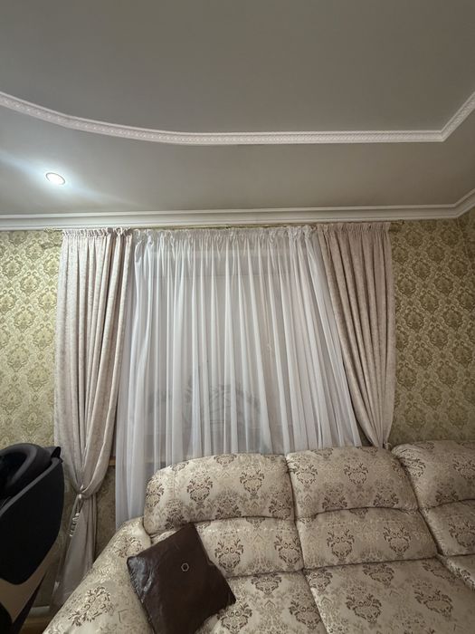 Продам партерные шторы (3 шт)