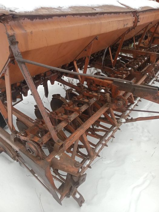 Рабочая Дисковая сеялка