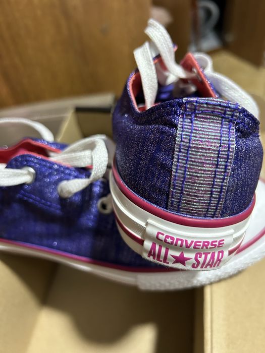 Tenesi Converse marimea 35-21,5-22cm originali