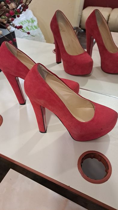 Елетантни обувки на ток