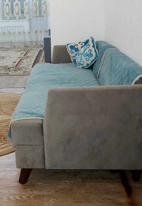 Продам диван в хорошем состоянии 
Цена за один диван