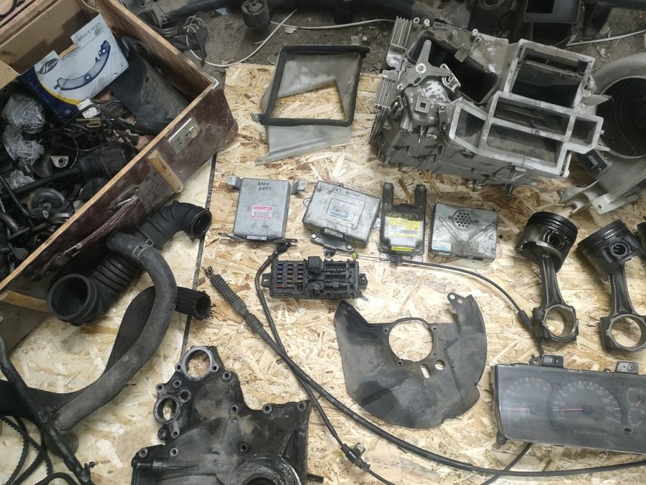 Продам запчасти от делики 4м40