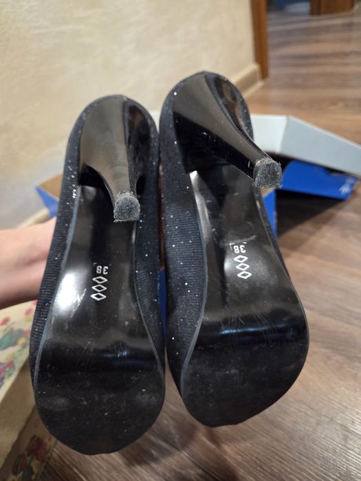 Дамски обувки различни видове