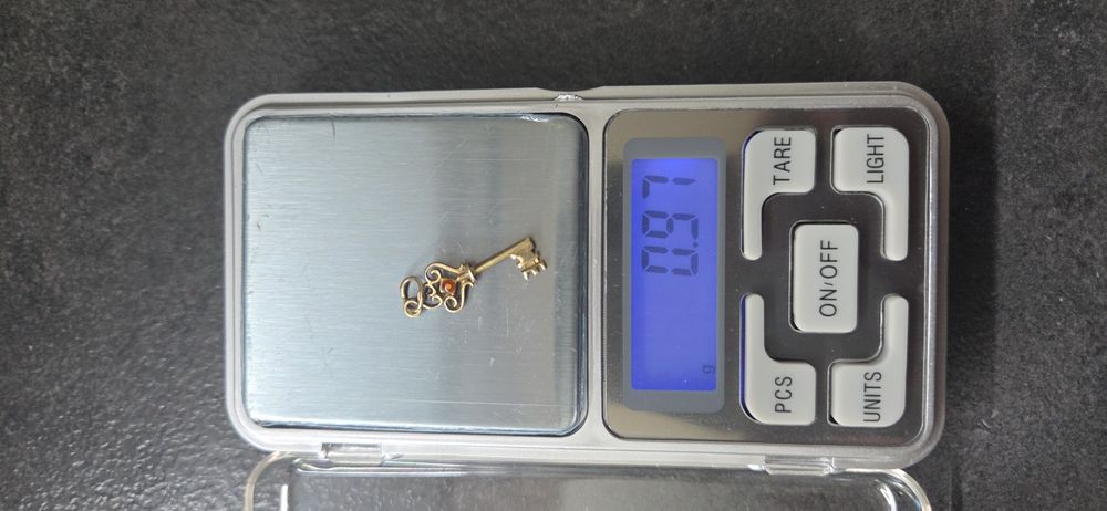 Златна висулка ключе