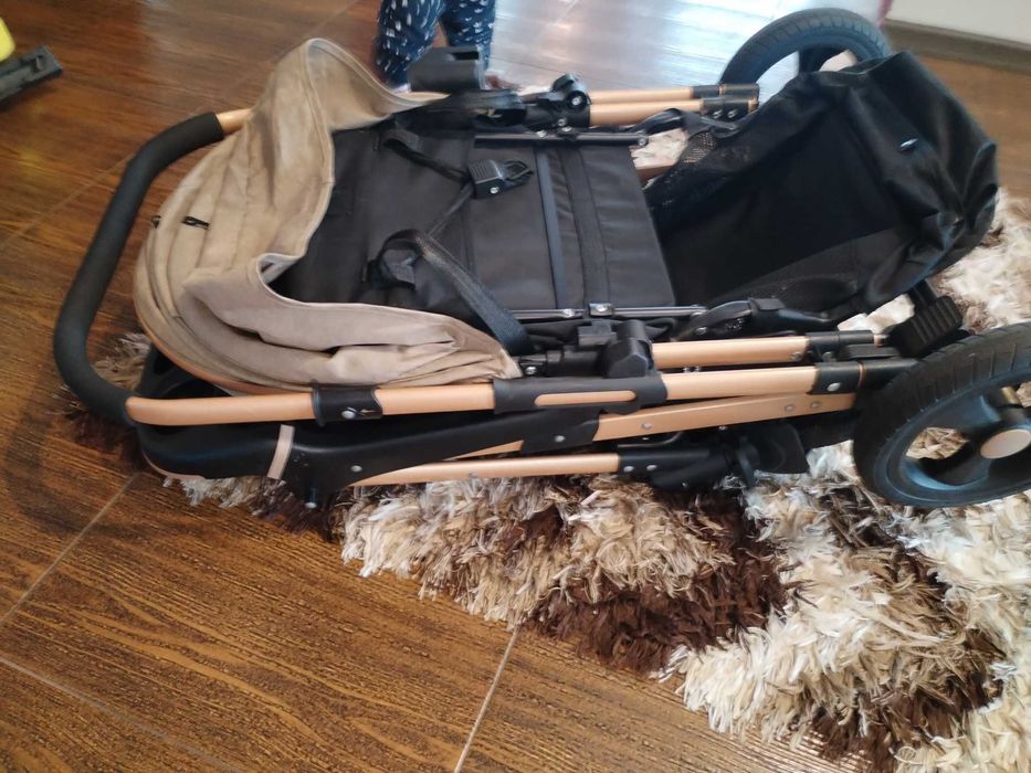 Vând Carucior sport Baby Care