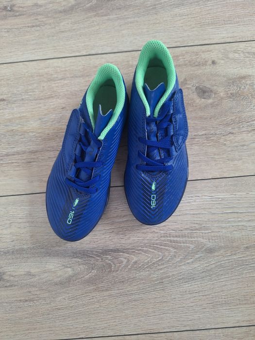 Детски маратонки за футбол !