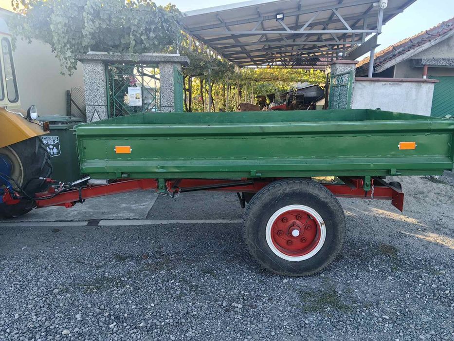 Продавам ремарке