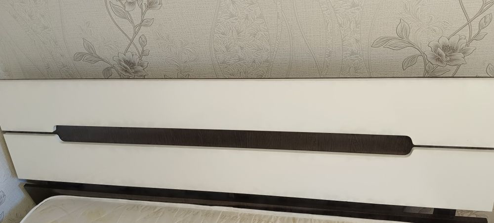 Продам кровать 1.6x2.0