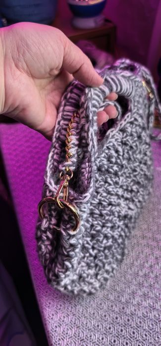 Продаётся вязаная сумочка
