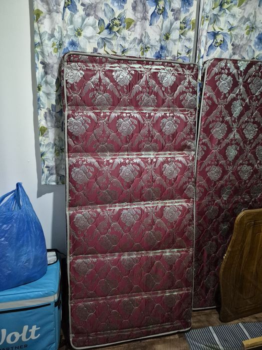 матрасом в хорошем состоянии