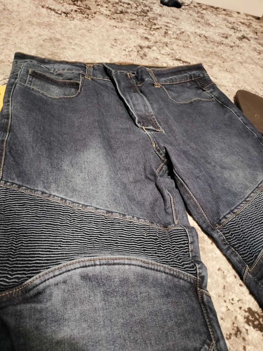 Blugi moto NOI cu protectii pentru genunchi si solduri