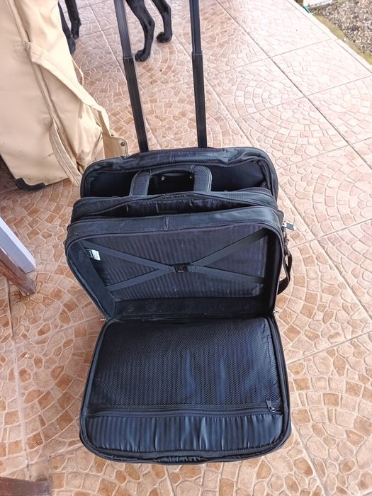 Vând geanta de umăr De Fanai THE WÒRLD
