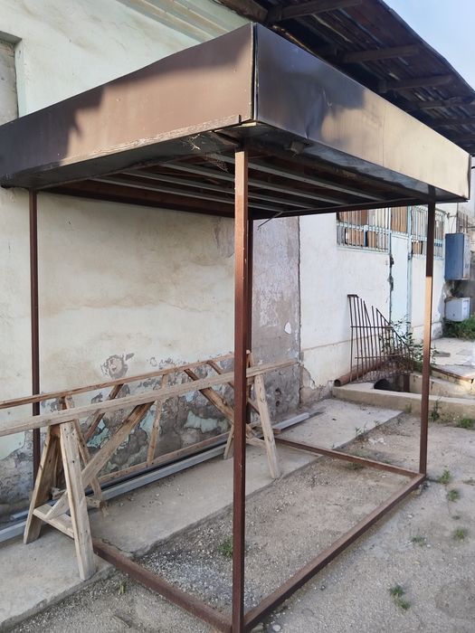 Будка стекляная не соброна