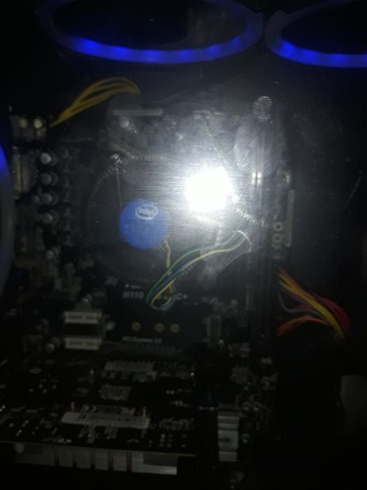 Vand PC de gaming , specificati in descriere.