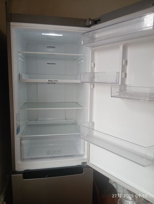 Холодильник Samsung