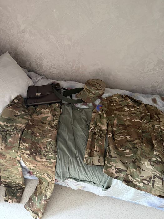 Продам военый форму
