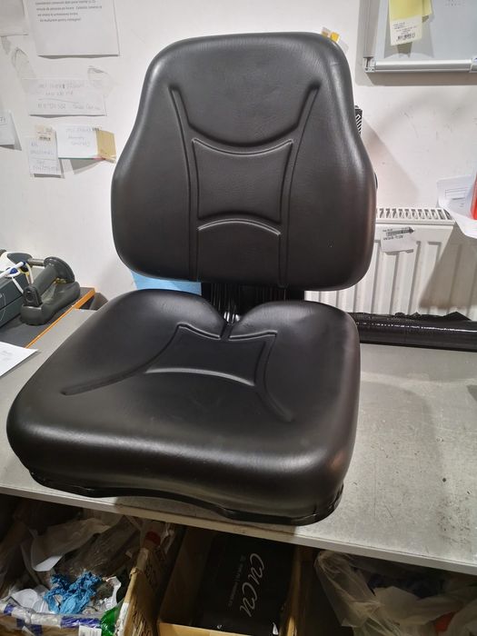 Scaun tractor utilaje agricole import Olanda foarte confortabil se pot