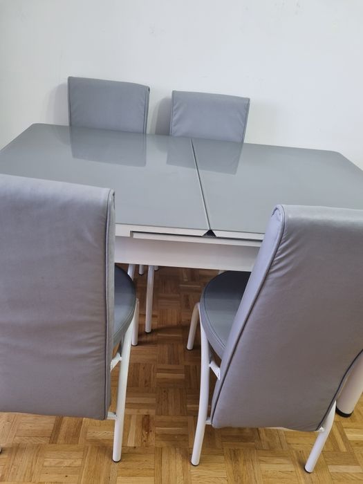 Masă extensibilă cu 5 scaune