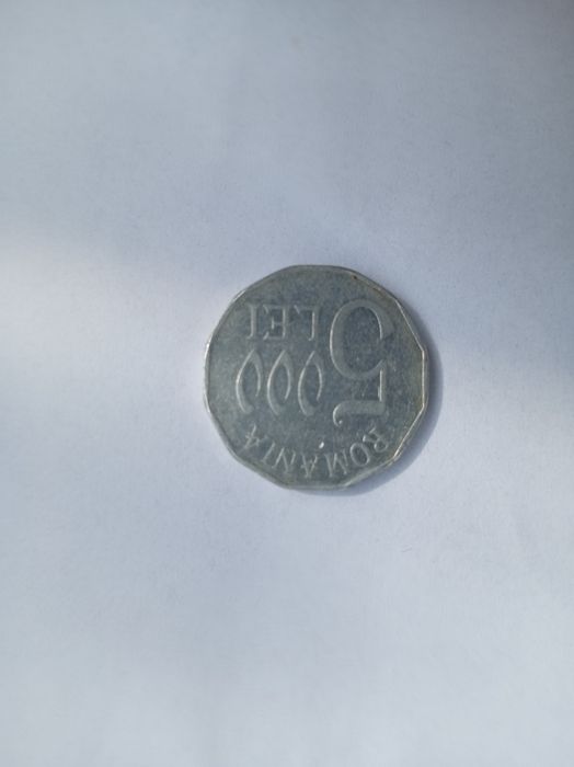 Monede diferite valori și anii de emitere