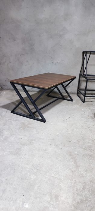 Журнальный столик в стиле лофт