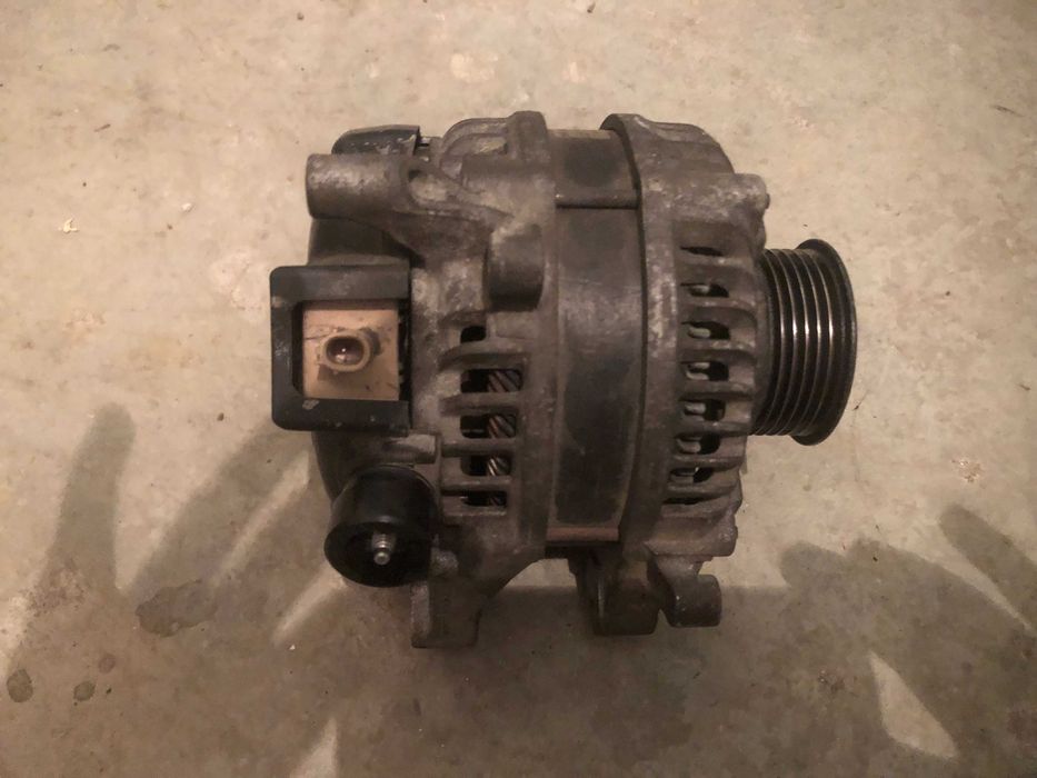 Алтернатор/генератор/ за хонда ЦРВ 4 генерация бензин 2,0 витек