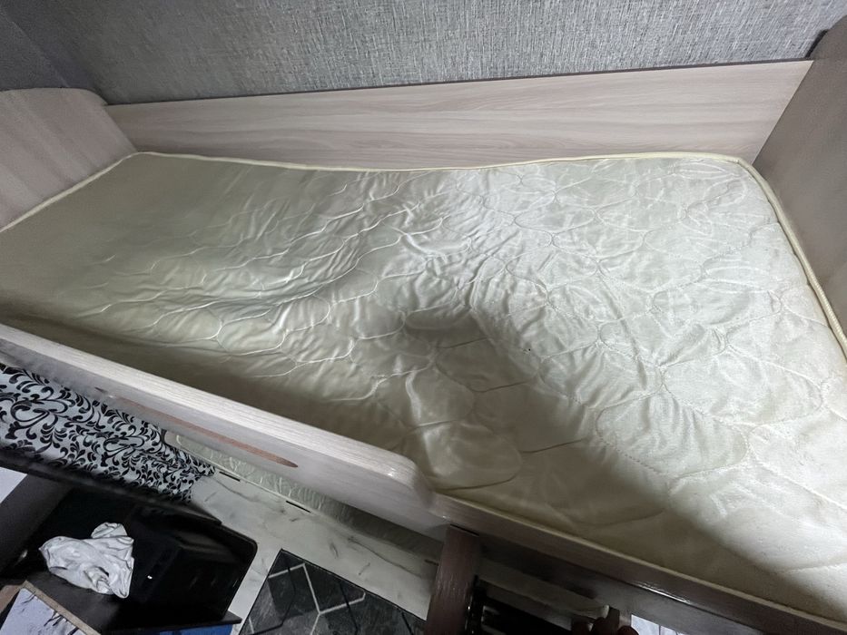 Продам двухъярусную кровать