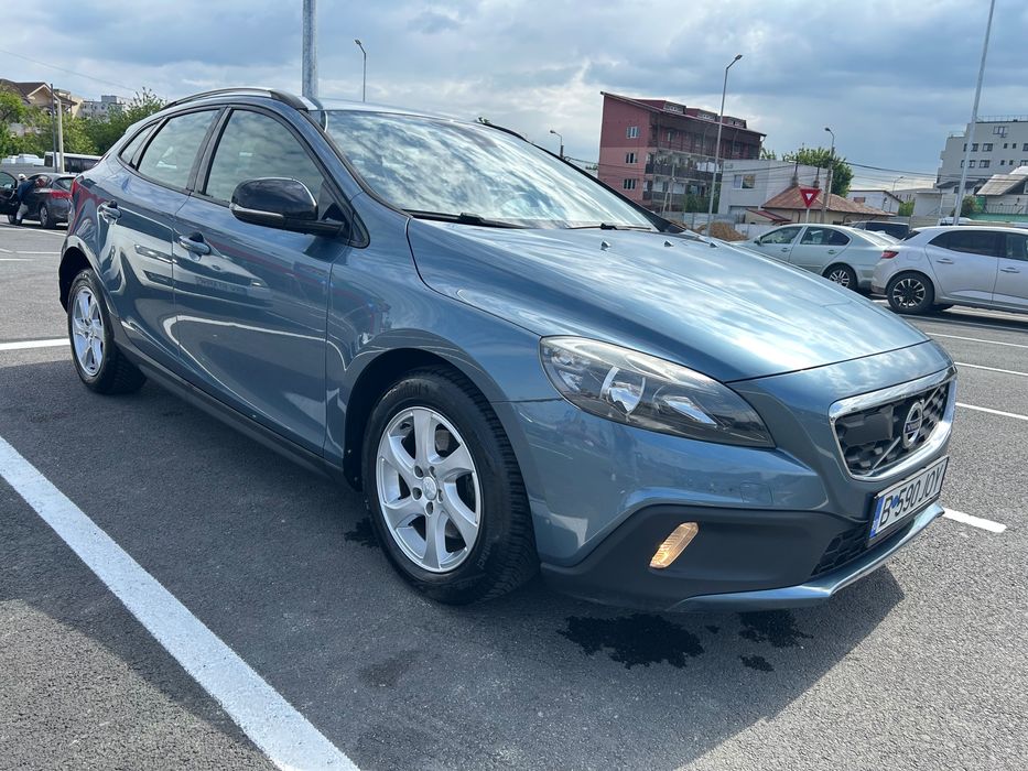 VVolvo V40 Cross Country- Automata, echipata complet, 120.000 km 7.600 EUR
