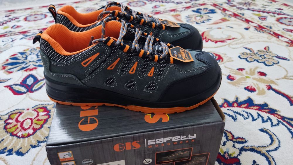 Спецкроссовки 39размер