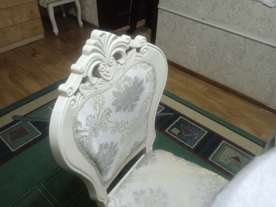Стулья для гостиной