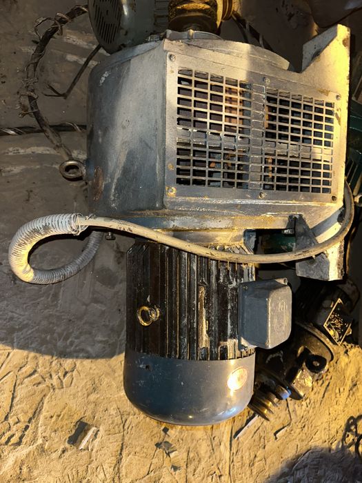 Электродвигателя разные