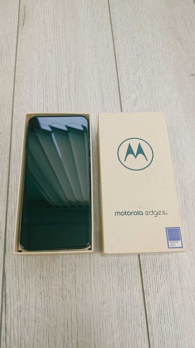 Телефон Motorola Edge 30 neo