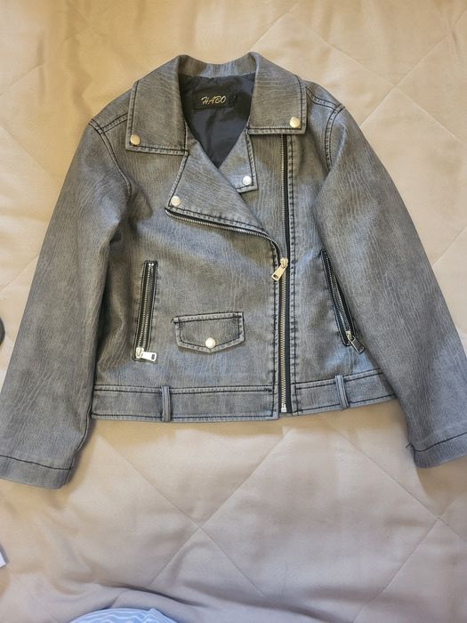 Продам куртку косуху на девочку