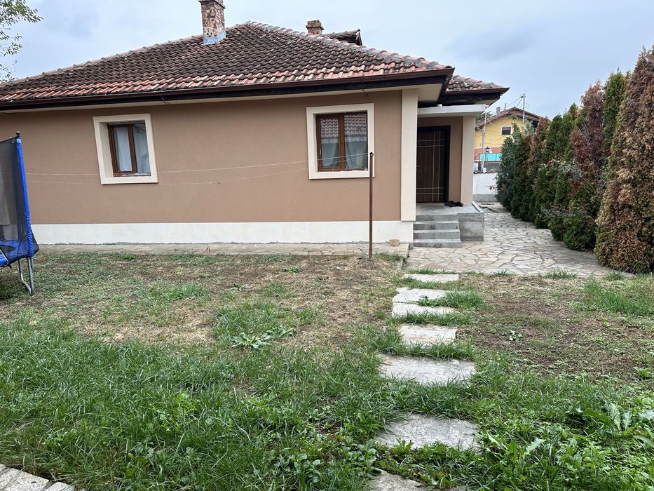 къща луковит за продаване