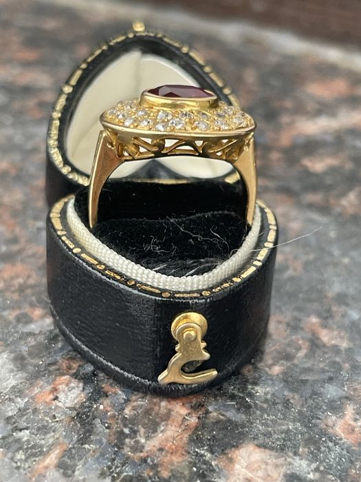 Inel victorian din aur cu diamante si rubin natural!