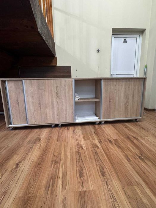 Dulap de depozitare pe roți – 2,44 m