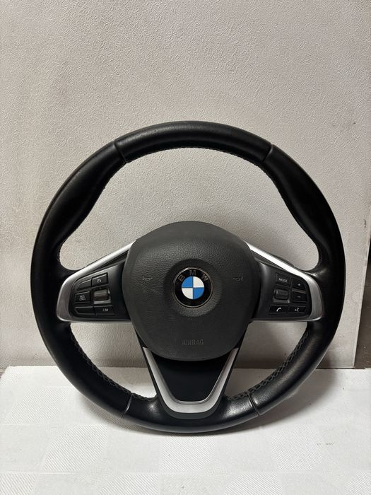 Оригинален волан за BMW X1 (F48) и X2 (F39).
