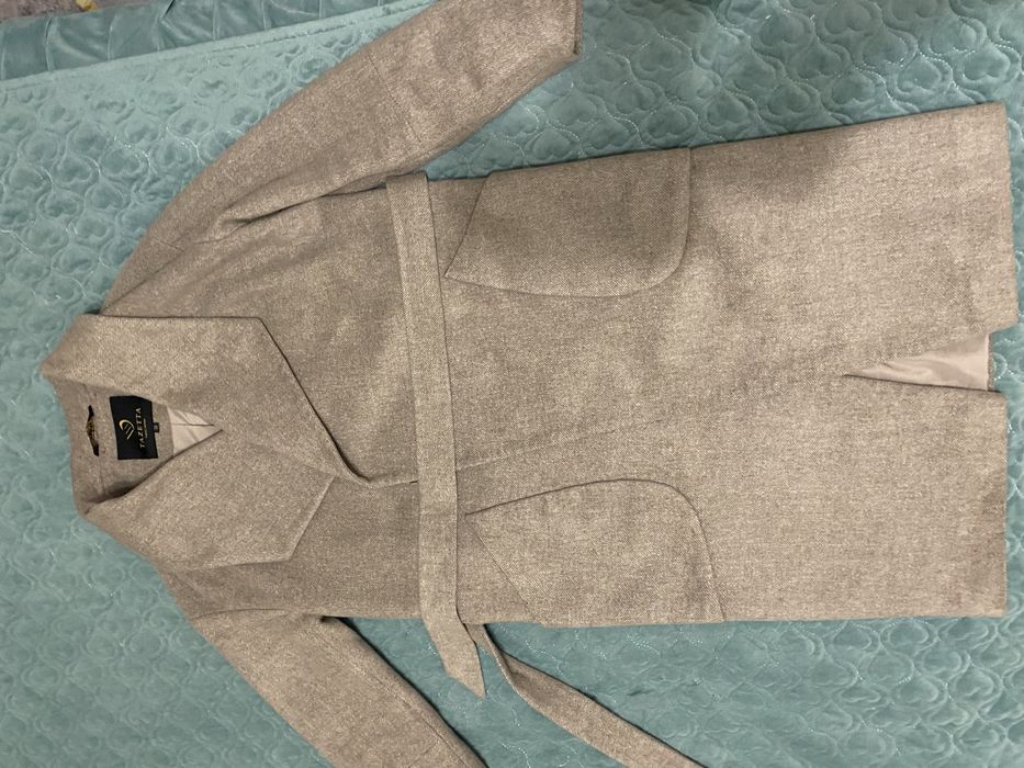 Пальто женское красивое.