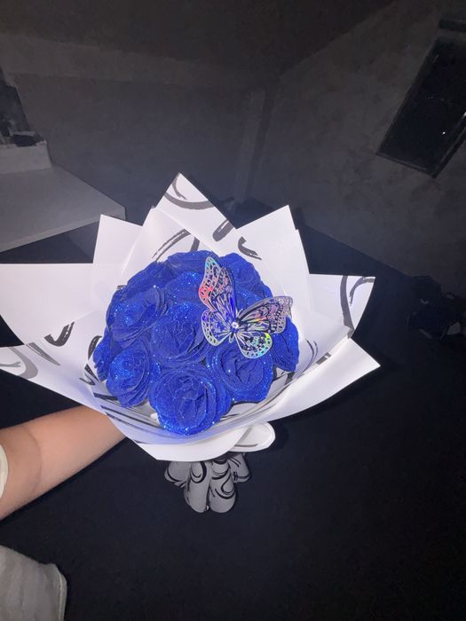Buchet de trandafiri imperiali
