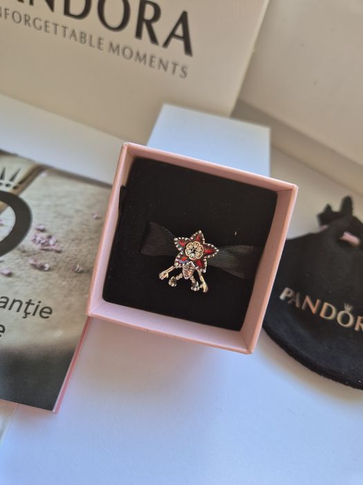 Charmuri Stranger Thongs Demogorgonul RUN Cub Argint S925