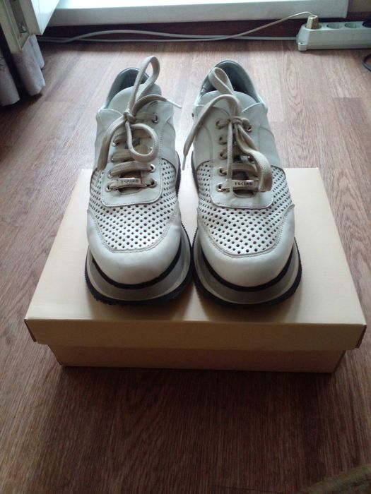 Продам Турецкие женские кроссовки