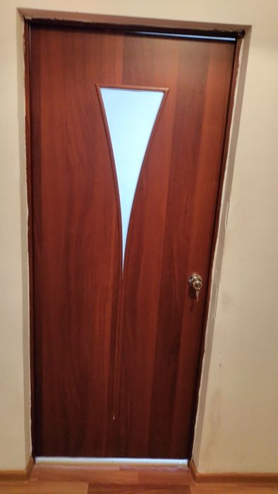 Продам двери б/у