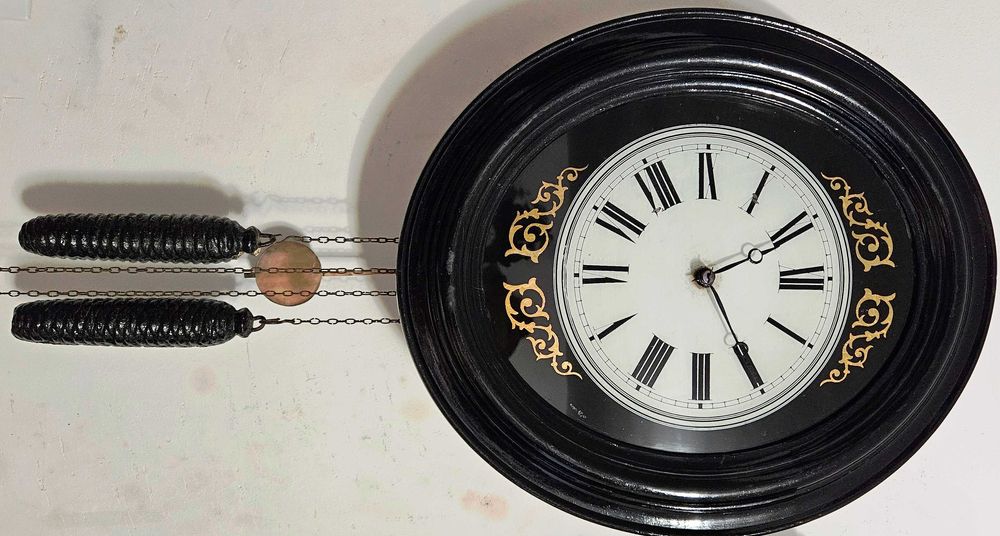 Ceas taranesc cu pendul si 2 greutati