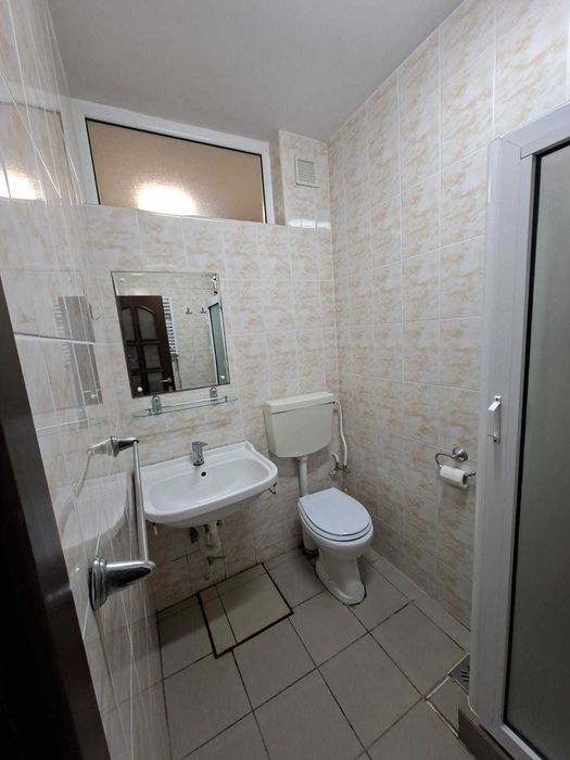 Ofer spre inchiriere garsoniera la partier vila zona UNIV AI Cuza