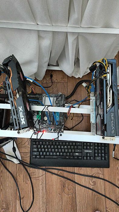 RIG ASUS KOMPLET 1x XFX 580 1x RX SAPHIRE + 1x 3060ti - Възможно е и като отделна част