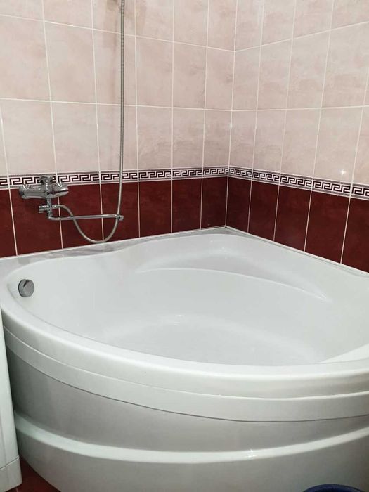 Продается двух-комнатная с ремонтом на первом этаже