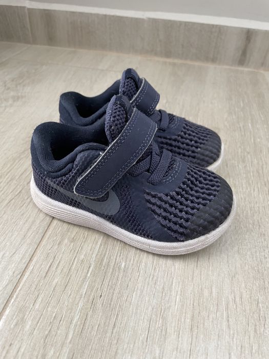 Детски маратонки Nike revolution 4