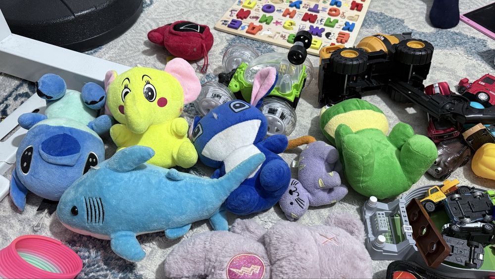Игрушки все5000т продам