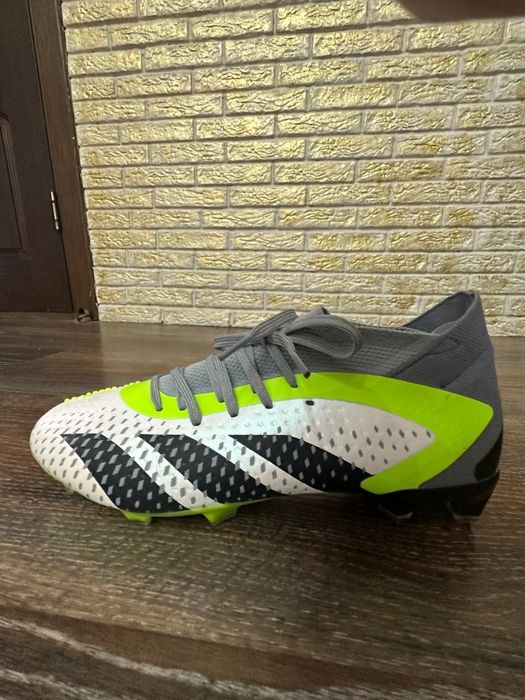 Бутсы adidas predator